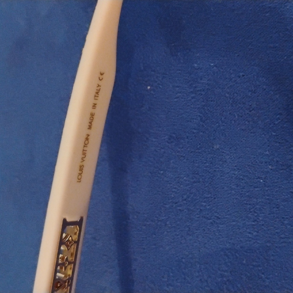 Louis Vuitton sunglasses - Picture 7 of 11